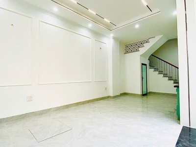 Bán nhà việt hưng 32m, 5 tầng, 4.45 tỷ, ô tô đỗ cổng, hàng xóm vinhome 1