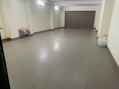 Chính chủ cần cho thuê tầng 1 diện tích 65m2 tại số 2 ngõ 585, đường nguyễn văn linh, phường sài 1