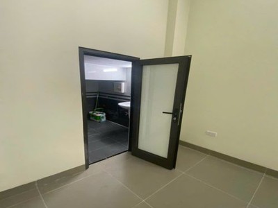 Chính chủ cần cho thuê tầng 1 diện tích 65m2 tại số 2 ngõ 585, đường nguyễn văn linh, phường sài 2
