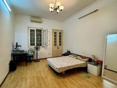 Cực hiếm  bán nhà lê văn hưu, 100m2, 4 tầng, mặt tiền 4.2m, 15.8 tỉ, kd appartment, homestay 1