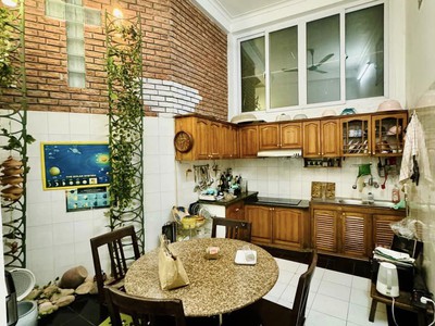 Cực hiếm  bán nhà lê văn hưu, 100m2, 4 tầng, mặt tiền 4.2m, 15.8 tỉ, kd appartment, homestay 2