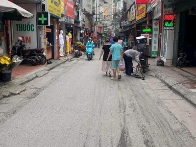Hot   chân ái ❤ ở mỹ đình  nhà đẹp dân xây. ô tô 10m.38m2.  mt  4m. 4 tầng 4 ngủ.sđcc.5,95 tỷ 0