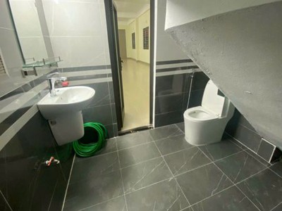 Chính chủ cần cho thuê tầng 1 diện tích 65m2 tại số 2 ngõ 585, đường nguyễn văn linh, phường sài 3