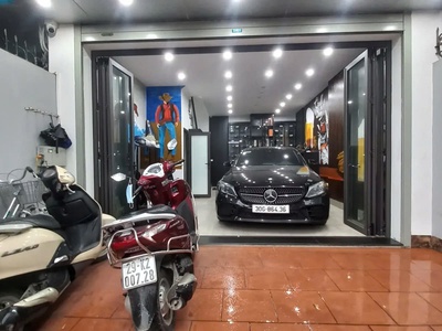 Nhà đẹp lung linh nội thất full ở  luôn,trước nhà  ô tô chánh, vỉa hè 4m,phố đức giang 70m2,6 tầng, 0