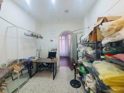 Bán nhà mặt phố đặng văn ngữ, đống đa. 31m2 5 tầng, kinh doanh vô cùng sầm uất, giá trong ngõ. 12,3 1