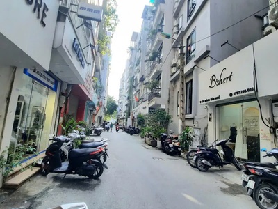 Bán nhà mặt phố đặng văn ngữ, đống đa. 31m2 5 tầng, kinh doanh vô cùng sầm uất, giá trong ngõ. 12,3 0