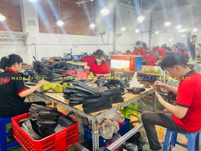 Xưởng sản xuất dép da thật tại HCM. 0