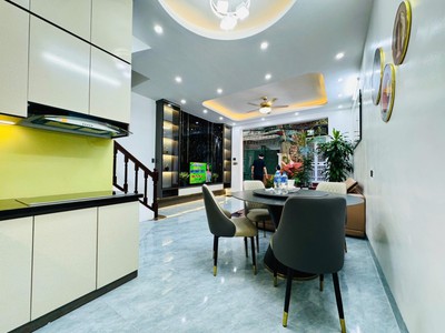 Lô góc phố cảm hội,lò đúc 90m , giá 22 tỷ - vỉa hè rộng, kinh doanh đỉnh 0