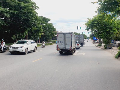 Bán nhà văn phòng cự khối 133m2, 8 tầng thang máy- mặt tiền 7m - dòng tiền gần 1 tỷ/năm 2