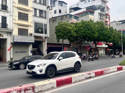 Bán nhà mặt phố cổ linh, 84m x 7 tầng, thang máy, vỉa hè 7m, kinh doanh đa ngành 0