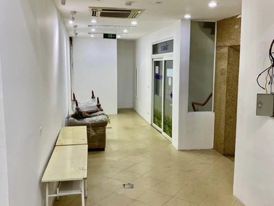 Mặt Phố Hai Bà Trưng 65M2 7 Tầng Thang Máy 32 Tỷ Vỉa Hè Rộng Dòng Tiền 70TR/TH 2