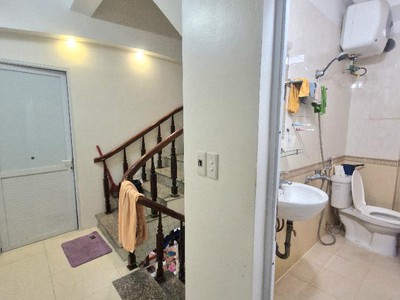 Nhà trương định 40m x 4 tầng -mt 4m - ô tô đỗ cửa -ngõ thông-lô góc- dân xây chắc chắn  chỉ 7.x t.ỷ 4