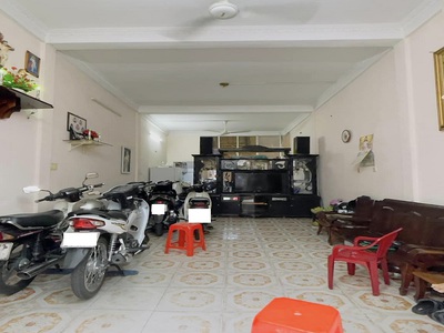 Bán nhà hạ chào 1 tỷ, hxh cmt8, p5, tân bình, 60m2, 3 tầng, 4pn, giá chỉ 7,2 tỷ. 0