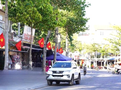 Kẹt tiền sang lại lô đất gần bách hóa xanh, sổ sẵn, giá chỉ 8xx 2