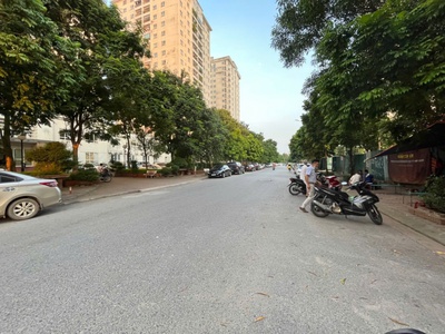 Cực rẻ, đẹp bán căn hộ 2n2vs 90,5m2 tòa ct3 kdt mới trung văn nhà rất đẹp giá bán 4 tỉ 2