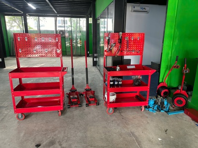 Kệ đồ nghề 3 khay 1 ngăn khóa 4
