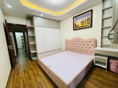 Mới       hẻm xe hơi - 30 m2 - 3 tầng hoàn công đủ - nhà đẹp vào ở ngay phường 15 quận 10 - chỉ 3.x 3