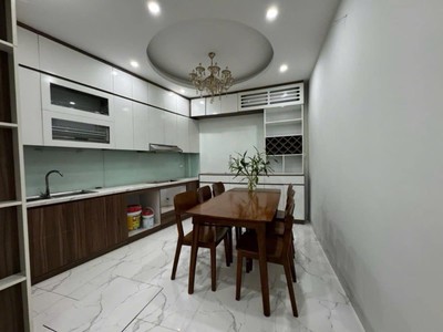 Mới       hẻm xe hơi - 30 m2 - 3 tầng hoàn công đủ - nhà đẹp vào ở ngay phường 15 quận 10 - chỉ 3.x 1