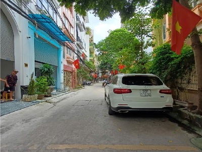 Nhà đẹp tân mai. dt khủng 58m 7 ngủ. gần đường đôi tân mai 2 mặt ngõ thông, chỉ hơn 6 tỷ 0