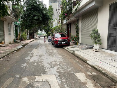 Bán nhà phân lô thạch bàn, ô tô tránh nhau, kd, 75m 5t, mt5.5m 11 tỷ 2