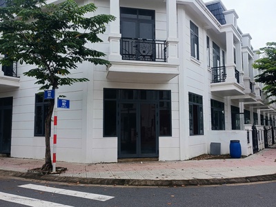 Cắt lỗ hơn 500 tr căn góc trong khu dân trí cao giáp ranh Thuận An , Bình Dương 0