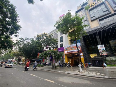 Toà Văn Phòng Mặt phố Đội Cấn, Ba Đình. 426m2, 10 tầng, MT 16m, giá 350 tỷ  ĐẲNG CẤP 10 TẦNG 0