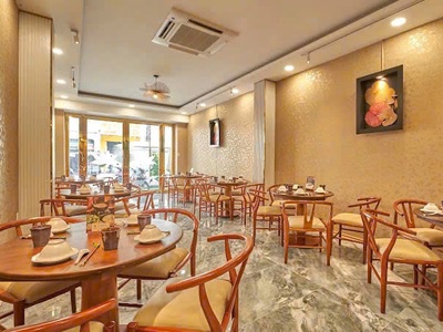 Sang nhượng gấp‼ nhà hàng trung tâm quận 1. nguồn thu đều 2