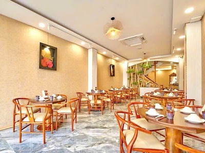 Sang nhượng gấp nhà hàng trung tâm quận 1. nguồn thu đều 2