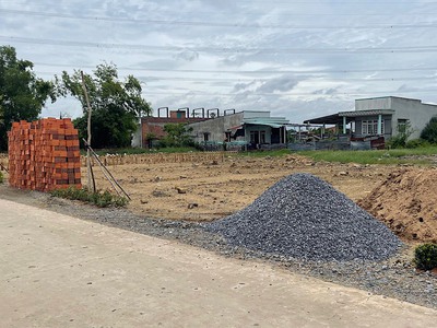 Lô đất thổ cư, đất đẹp, không vướng - sổ sẵn - công chứng, sang tên liền 2