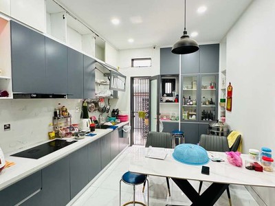 Bán nhà hxh đổ cửa huỳnh văn bánh-71m2-4 tầng-dọn vào ở ngay. 2