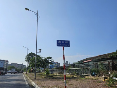 Bán nhà mặt đường lê trọng tấn 50m2, vỉa hè để xe, kinh doanh 25m 1