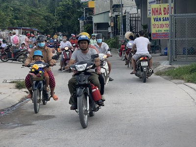 Chính chủ cần bán lô đất đẹp có 3 căn nhà đối diện nhà văn hóa xã mỹ hạnh bắc 0