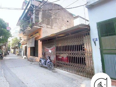 Bán đất ở kẻ tạnh giang biên, ngõ thông oto tránh rộng 89m mặt tiền: 4.6m nở hậu, 10 tỷ 5 1