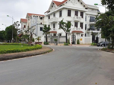 Bán lô góc biệt thự Đỉnh Long, ph Tân Bình, TP HD, 206m2, 2 mặt đường, giá rất tốt để đầu tư 1