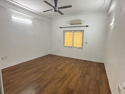 Nhà mặt ngõ 83 phố Trần Duy Hưng. Diện tích 50m2 x 5,5 tầng có đủ ĐH, NL 3