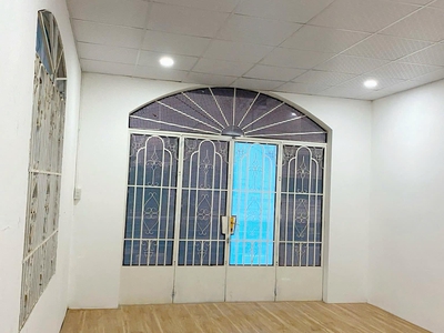 Nhá 2 tầng 2 mặt tiền  kinh doanh vử xuân thiều phước long nha trang 2