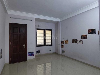Nhà mặt ngõ 83 phố Trần Duy Hưng. Diện tích 50m2 x 5,5 tầng có đủ ĐH, NL 1
