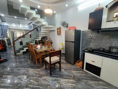 Bán nhà lô góc 4 tầng - - trung tâm hải châu - đường nhựa 5m - dân trí cao tiện nghi vô đối 0