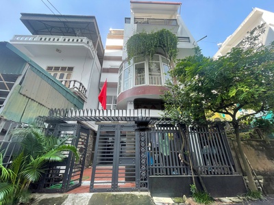 Bán nhà nguyễn bặc, trung tâm, gara ô tô, full nội thất, gần hồ, 85m, 4 tầng, mt 7.2m, giá không 0