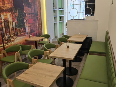 Cho thuê sang nhượng quán cafe mặt phố thượng đình , vỉa hè rộng ô tô 2 làn kinh doanh sầm uất ngày 2
