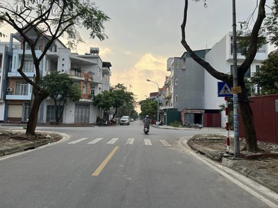 Bán đất mặt đường Trần Văn Giáp, KĐT Vạn Phúc, TP HD, 80m2, mt 4m, đường 13.5m, giá ok 1