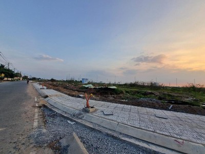 Đất Mặt Tiền  Kinh Doanh Đa Nghành, 140M2 , Ngang 14M , Gần Vòng Xoay Nguyễn Duy Trinh, Phú Hữu, Q9 1