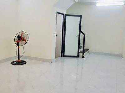 Nhà 5 tầng ÂU CƠ - TÂY HỒ - Nhà mới - Ngõ nông - Chủ xây bê tông kiên cố, lên thêm tầng vô tư 3