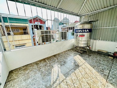 Nhà 5 tầng ÂU CƠ - TÂY HỒ - Nhà mới - Ngõ nông - Chủ xây bê tông kiên cố, lên thêm tầng vô tư 4