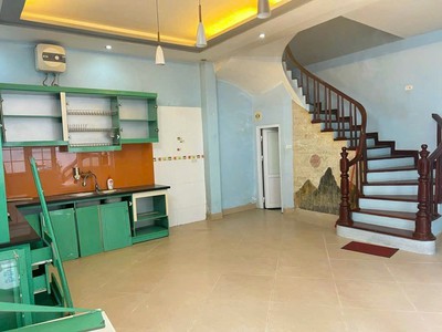 Nhà dân xây chắc chắn - Mặt ngõ Ô TÔ - Ngõ thông - Mặt tiền rộng - Vài bước ra Hồ Tây. 1