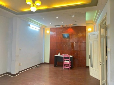 Nhà dân xây chắc chắn - Mặt ngõ Ô TÔ - Ngõ thông - Mặt tiền rộng - Vài bước ra Hồ Tây. 2