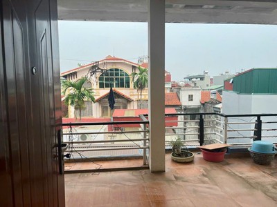 Nhà dân xây chắc chắn - Mặt ngõ Ô TÔ - Ngõ thông - Mặt tiền rộng - Vài bước ra Hồ Tây. 4