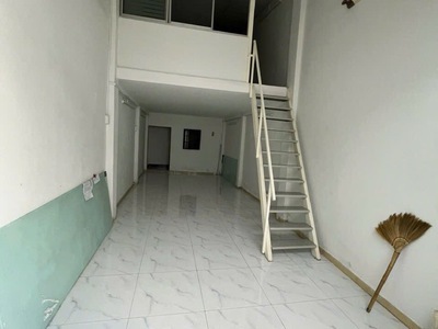 Ngay chợ nguyễn văn trỗi,q3 - 36m2 chỉ 4ty2, nhà cũ nở hậu nhẹ 1