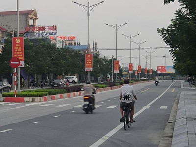 Bán nhà mặt tiền kinh doanh  nguyễn huệ  200mv ninh phong 2