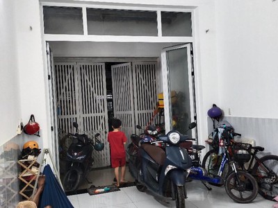 Bình tân - cây cám - cách vài bước chân ra mặt tiền kênh tham lương - hẻm xe hơi - nhà 2 tầng 2pn - 1